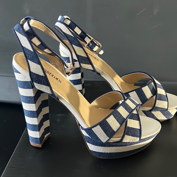 Blue & White Striped Heels brand new - Picture 2 of 3